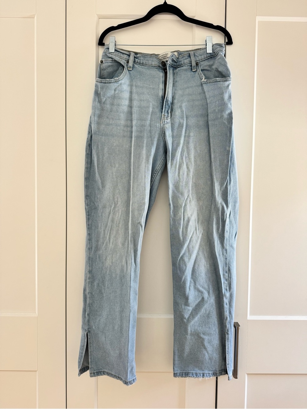 Abercrombie & Fitch 90's Straight Leg High Rise Jeans